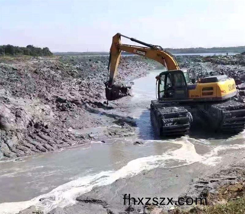 河(he)道清(qing)淤挖掘機(ji)