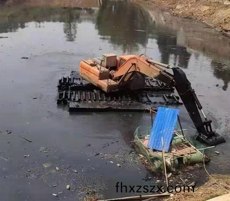 水上挖(wa)機