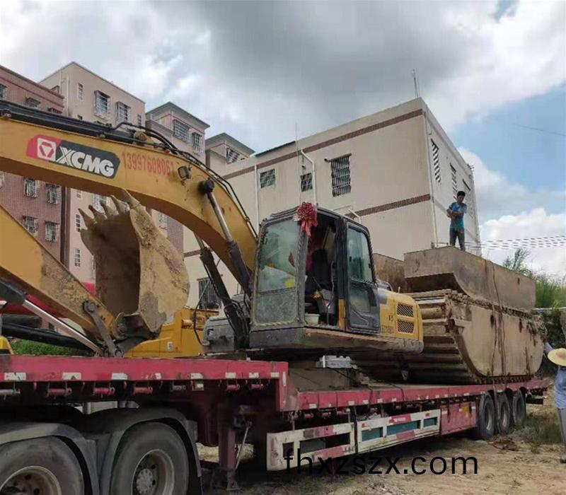 挖掘機(ji)運(yun)輸