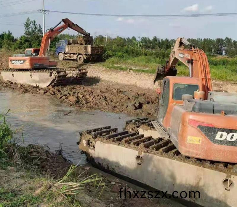 水陸(lu)挖(wa)機(ji)
