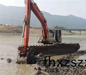 水(shui)上挖機齣(chu)租(zu)